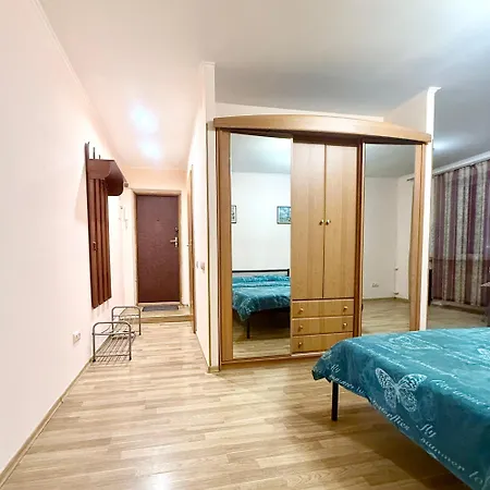 Studio-Apartment Near Ocean Plaza Kyiv Exterior photo