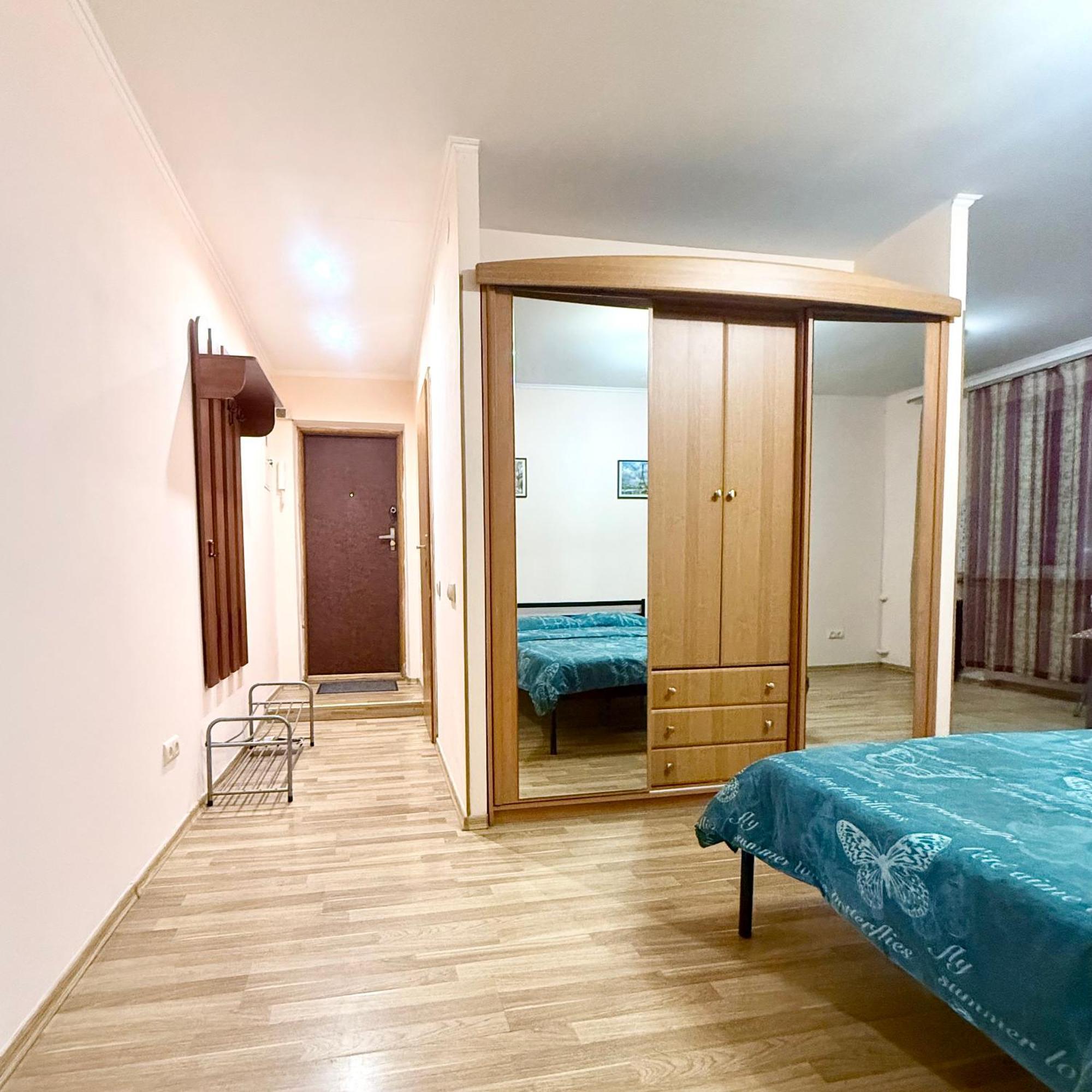 Apartment Studio-apartment Near Ocean Plaza Kyiv